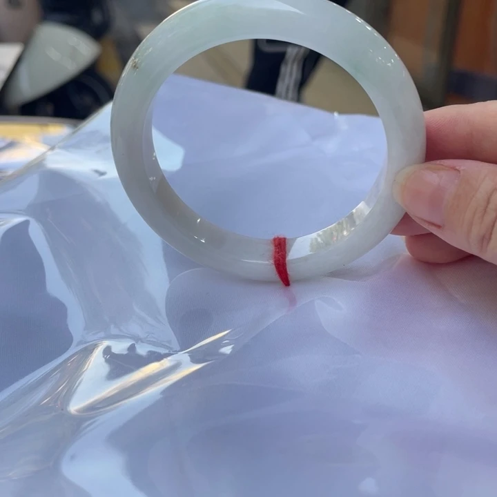 翡翠未镶嵌手镯正圈