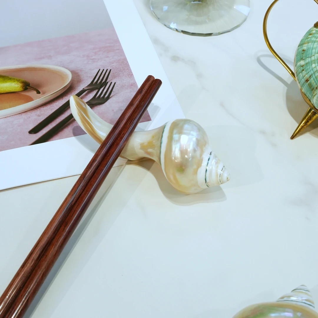 BK052天然贝壳筷子架东南亚进口创意贝壳筷子托，笔托居家桌面摆件