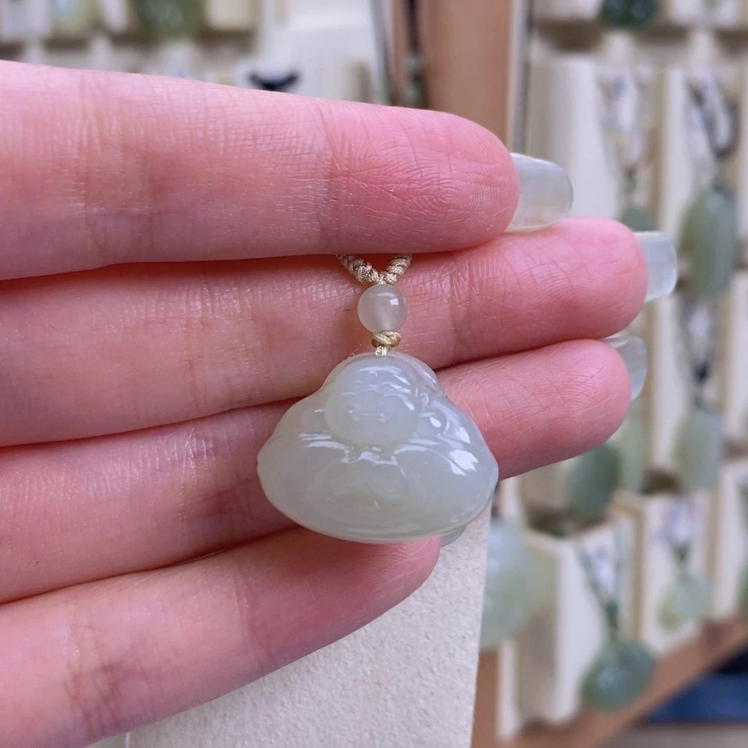 小***张和田玉未镶嵌颈饰