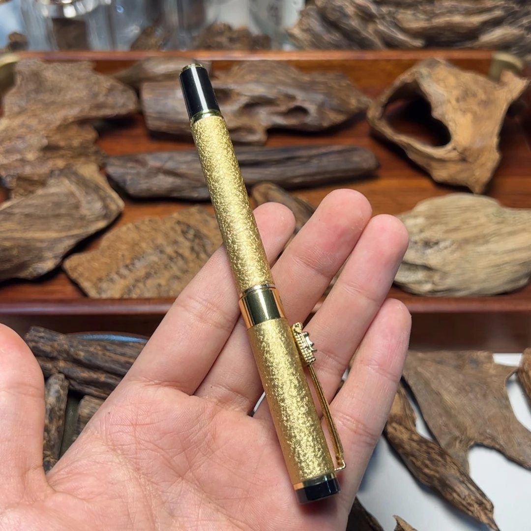 木，赠勾香刀一把