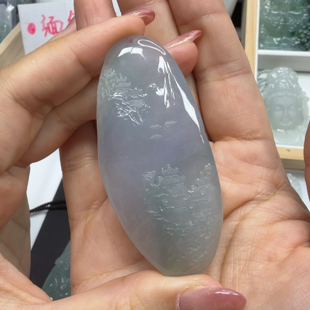 翡翠未镶嵌颈饰傲**痕山水