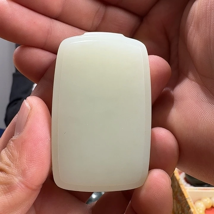 小***月和田玉未镶嵌颈饰