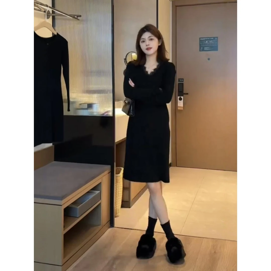 秋冬新款内搭蕾丝拼接打底裙胖mm针织毛衣显瘦遮肚减龄坑条连衣裙