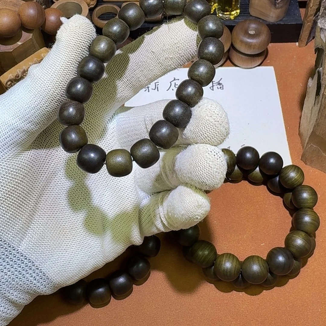 檀香木老山檀香阴沉料10.11×19颗