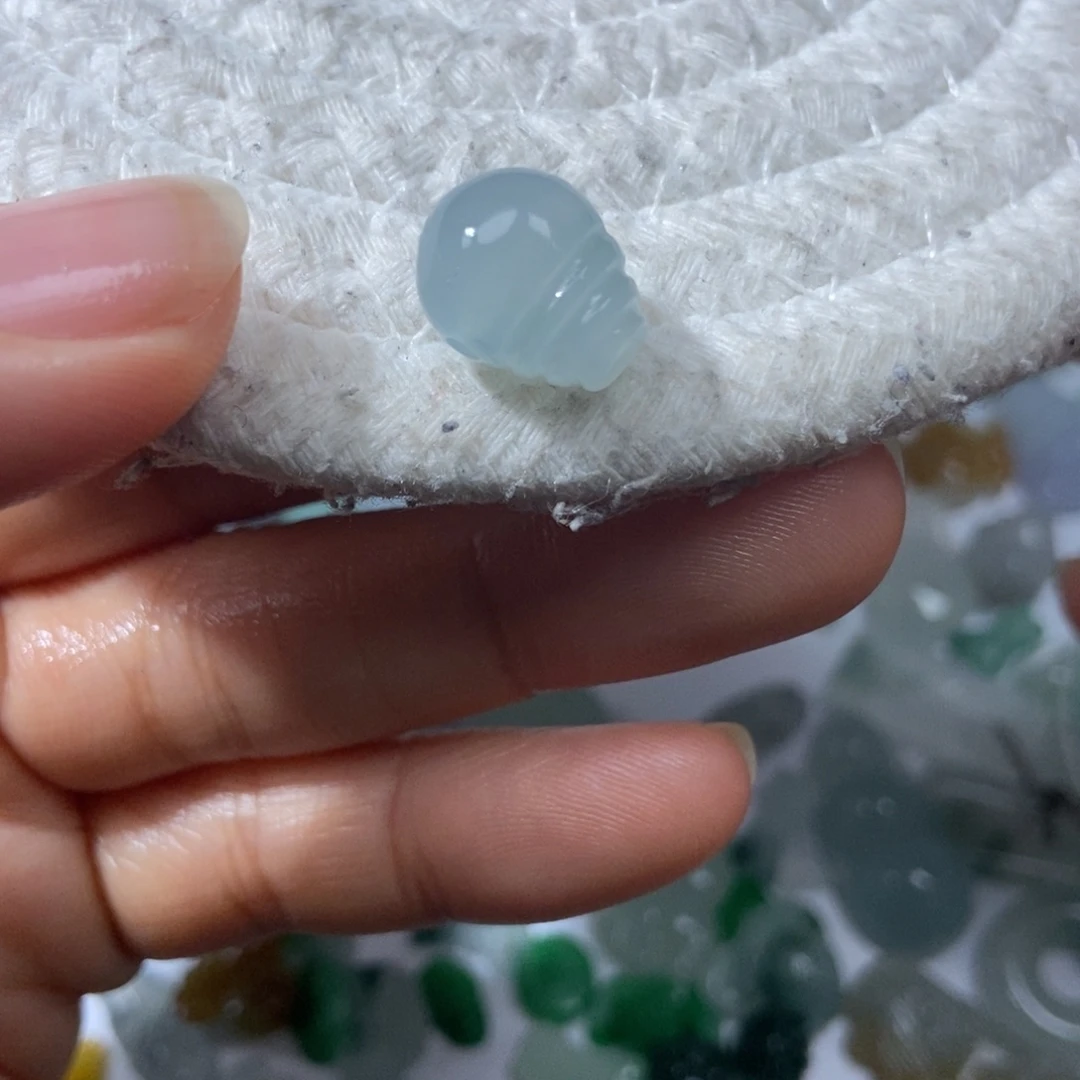 定制翡翠未镶嵌翡翠13*10.7*10