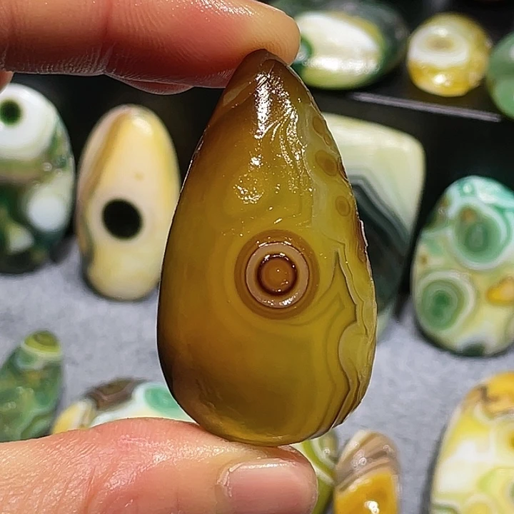 玛瑙/玉髓未镶嵌珠宝奇石