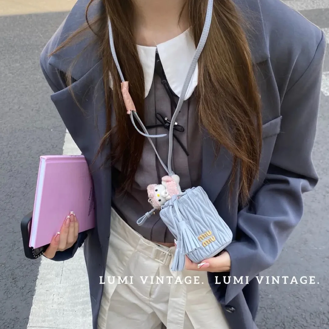 95新 MIU MIU/缪缪 婴儿蓝褶皱羊皮mini水桶56771331
