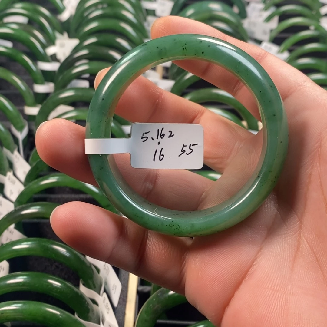 和田玉（碧玉）未镶嵌手镯微瑕55宽版