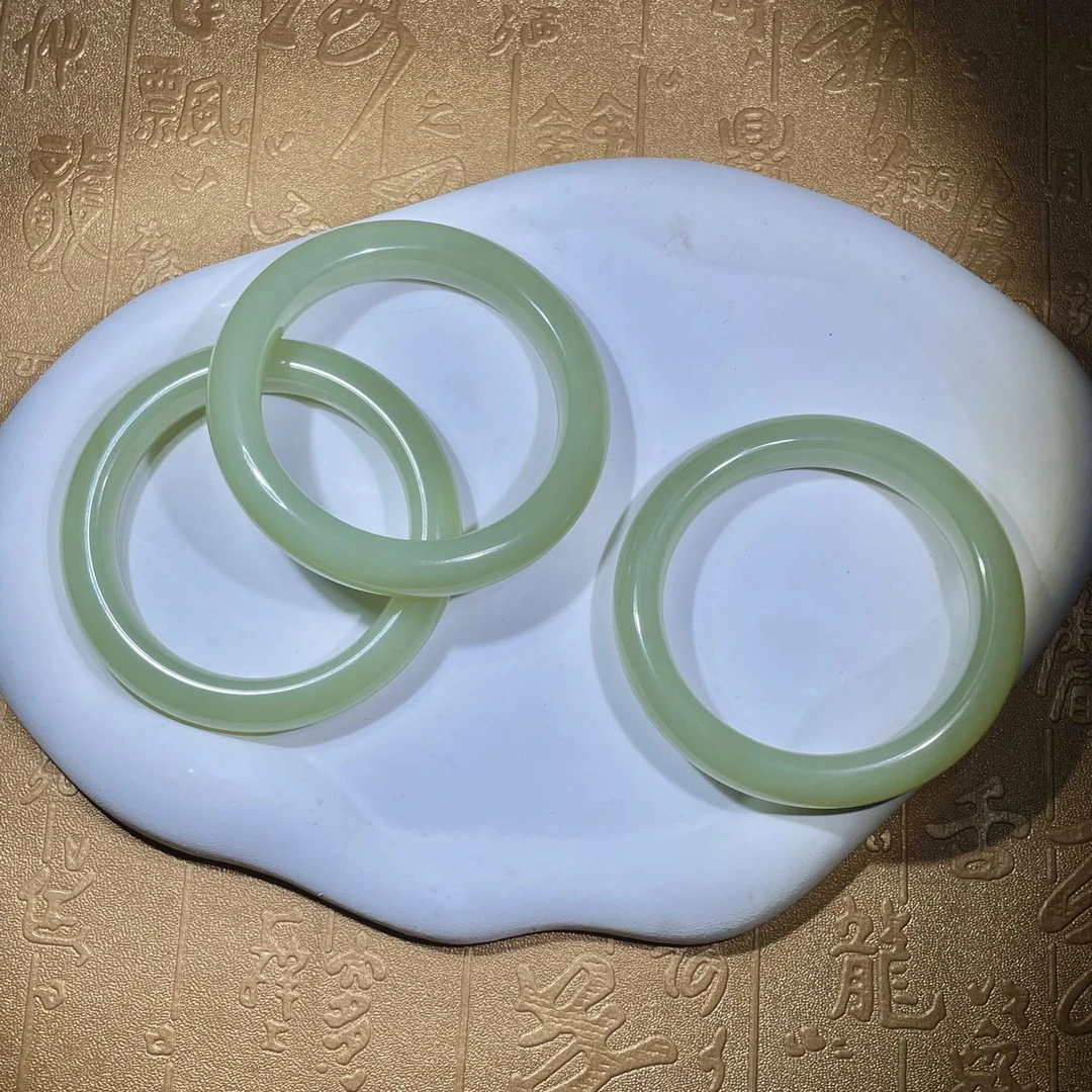 天然和田玉黄口手镯多样性发货拍一发一女款