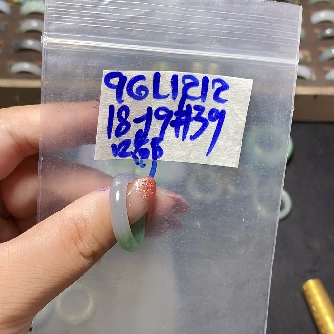 未镶嵌定制翡翠嘟***糖