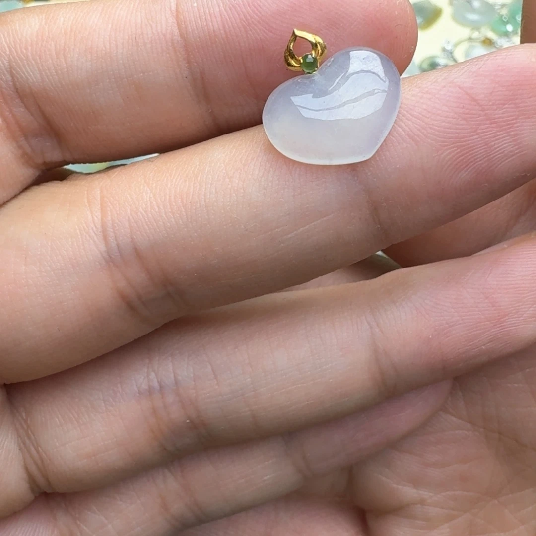 翡翠18K金镶嵌吊坠(不含链)桃心