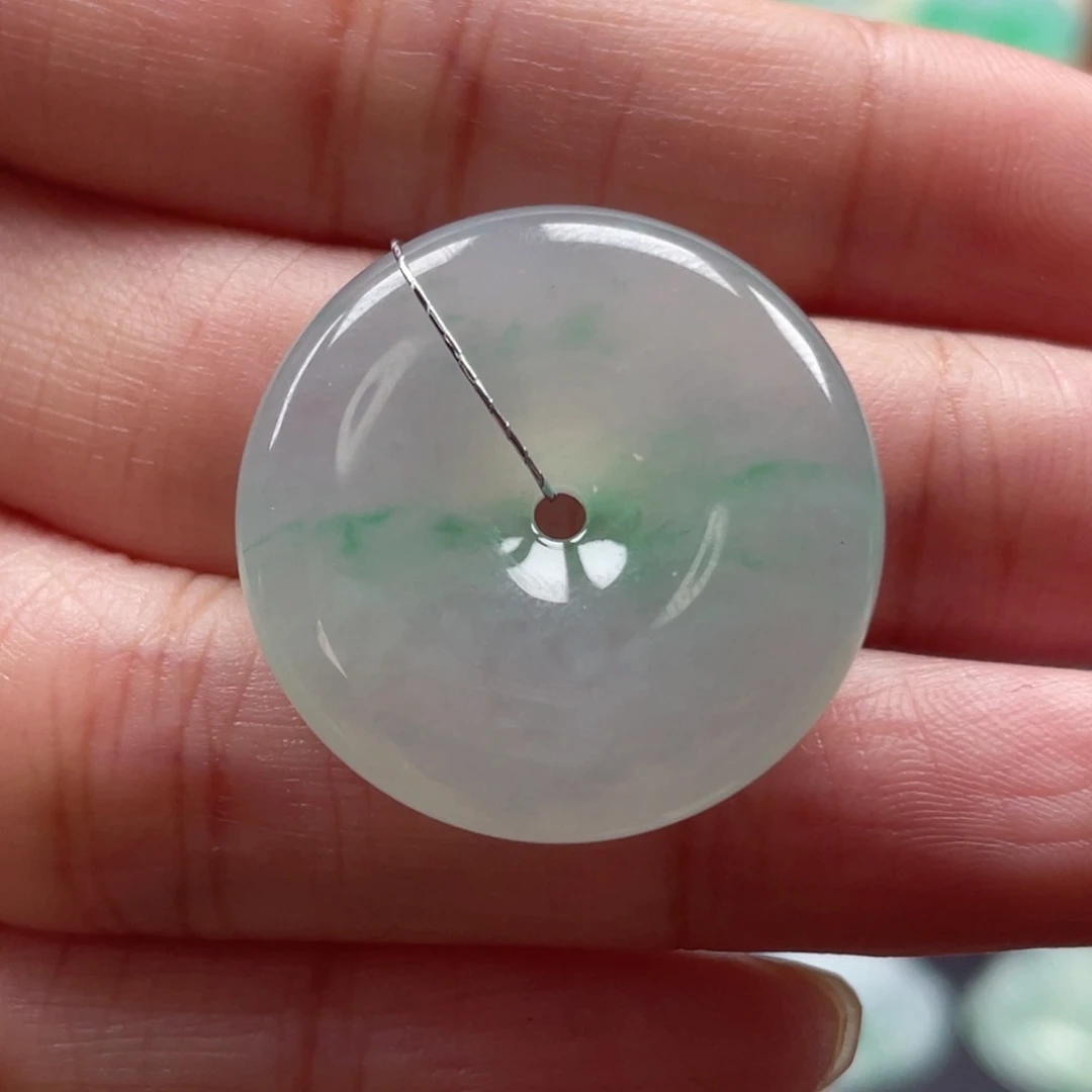 颈饰未镶嵌翡翠平安扣