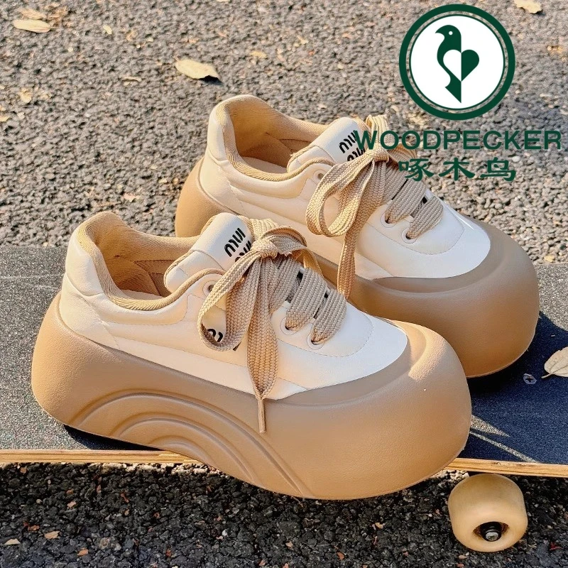 啄木鸟面包鞋女新款2025爆款时尚气质百搭厚底增高小白鞋运动板鞋