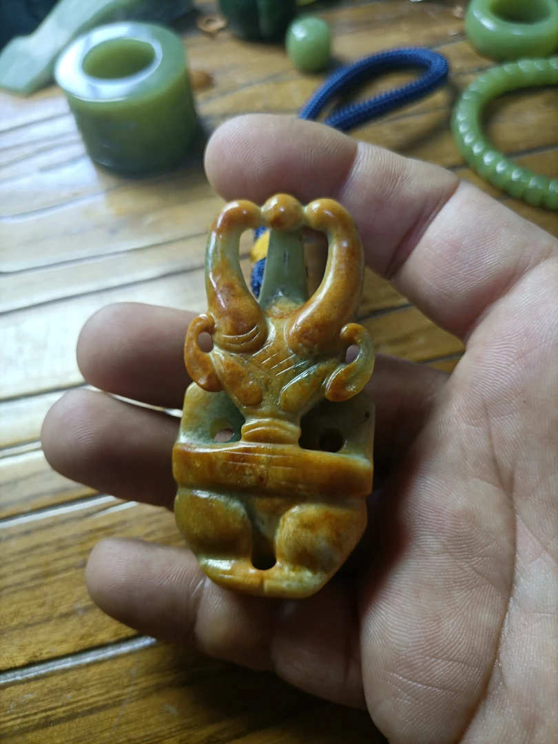 岫岩老玉透闪石玉