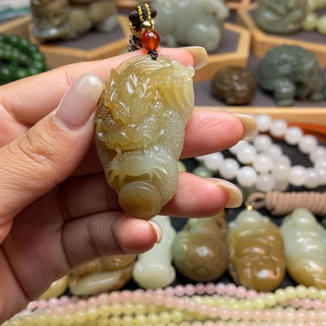 颈饰未镶嵌和田玉