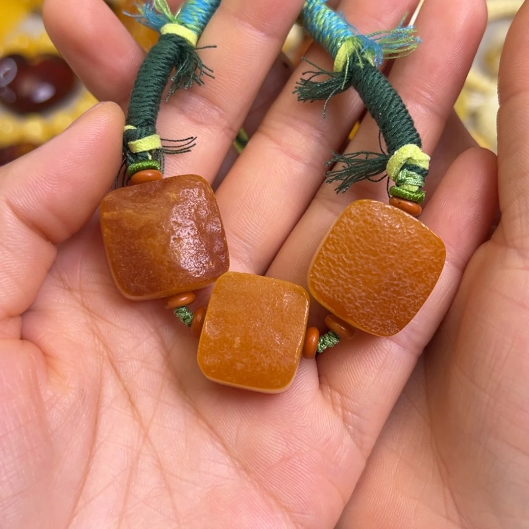 未镶嵌蜜蜡裸石蜜蜡