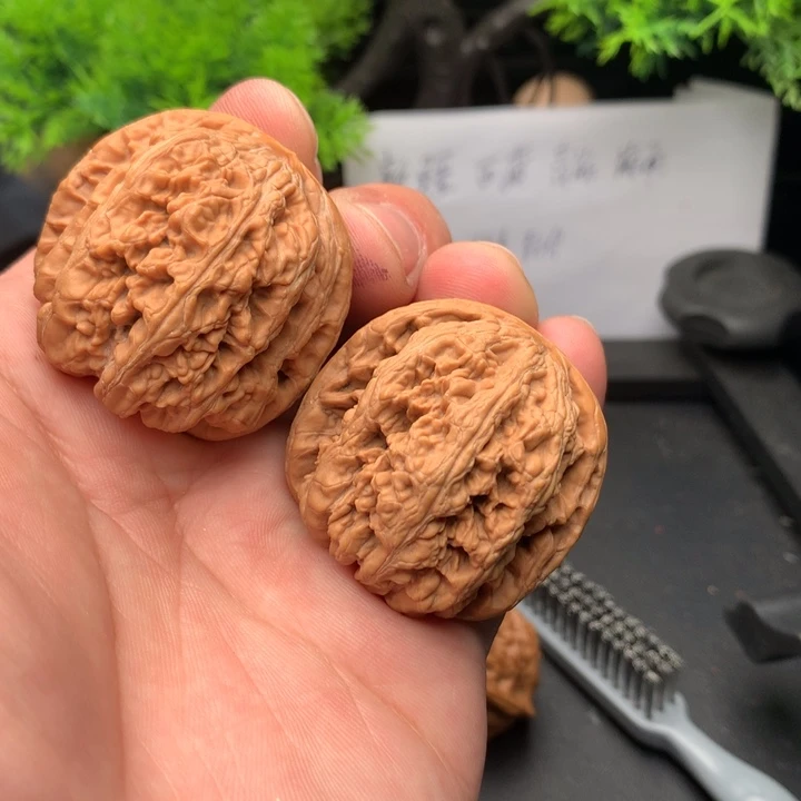 吊坠文玩核桃39粗筋