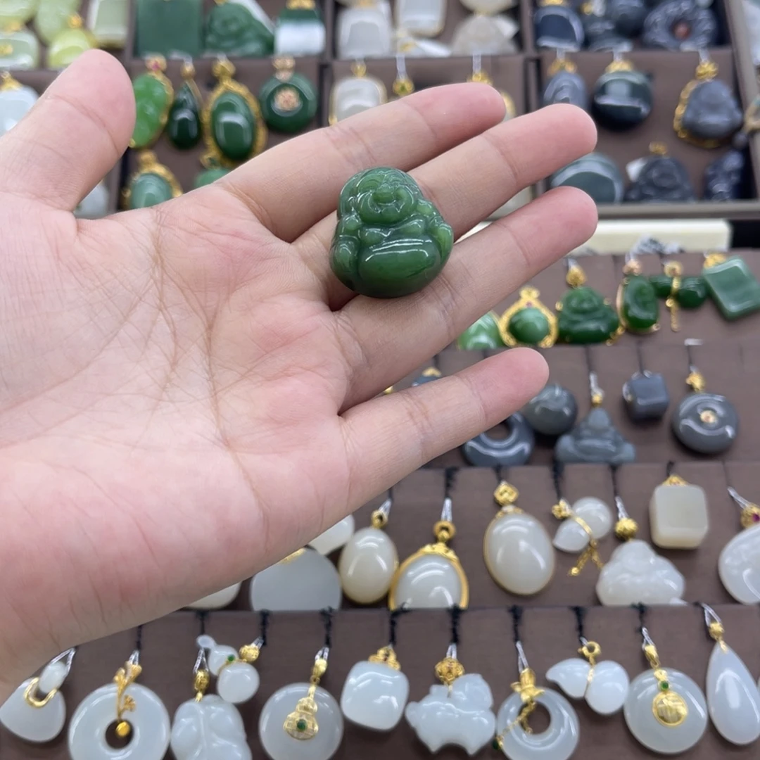 和田玉未镶嵌吊坠(赠链)