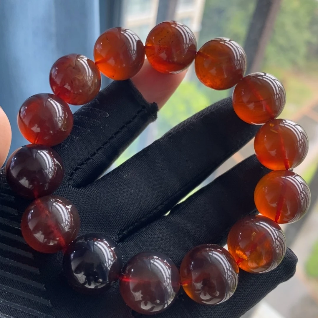 未镶嵌琥珀裸石……