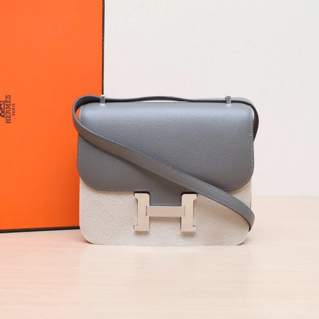 99新 Hermes/爱马仕 小花6欢 康康 19 0L积雨云灰Ep皮 U刻银扣包