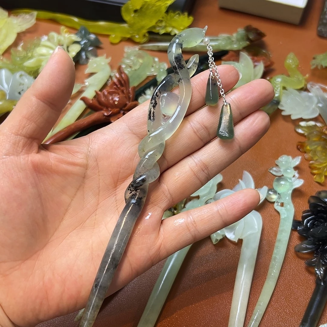 蛇纹石玉未镶嵌缘起