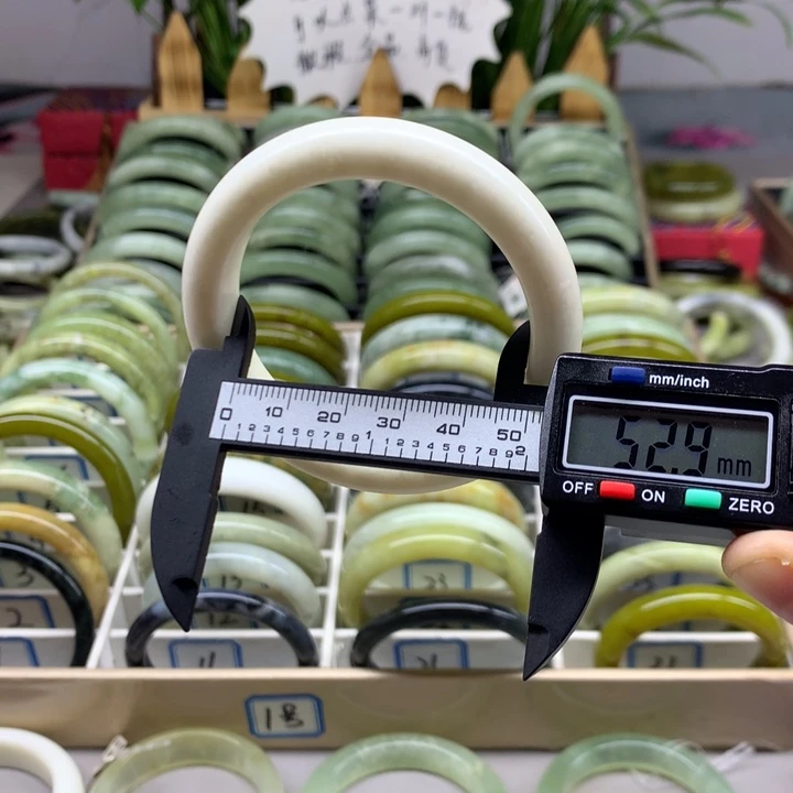 未镶嵌蛇纹石玉手镯34