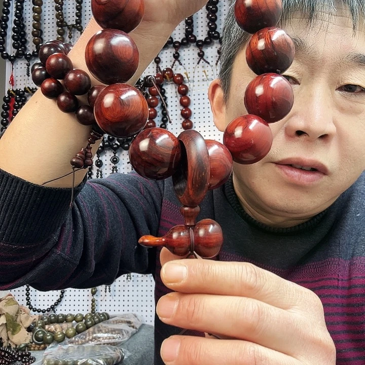 大叶紫檀（黑酸枝木类）紫檀3.0手持葫芦款19粒