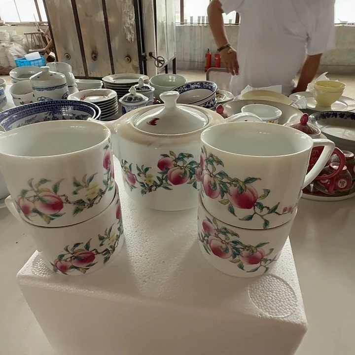 景德镇高温1壶4杯桃子1套