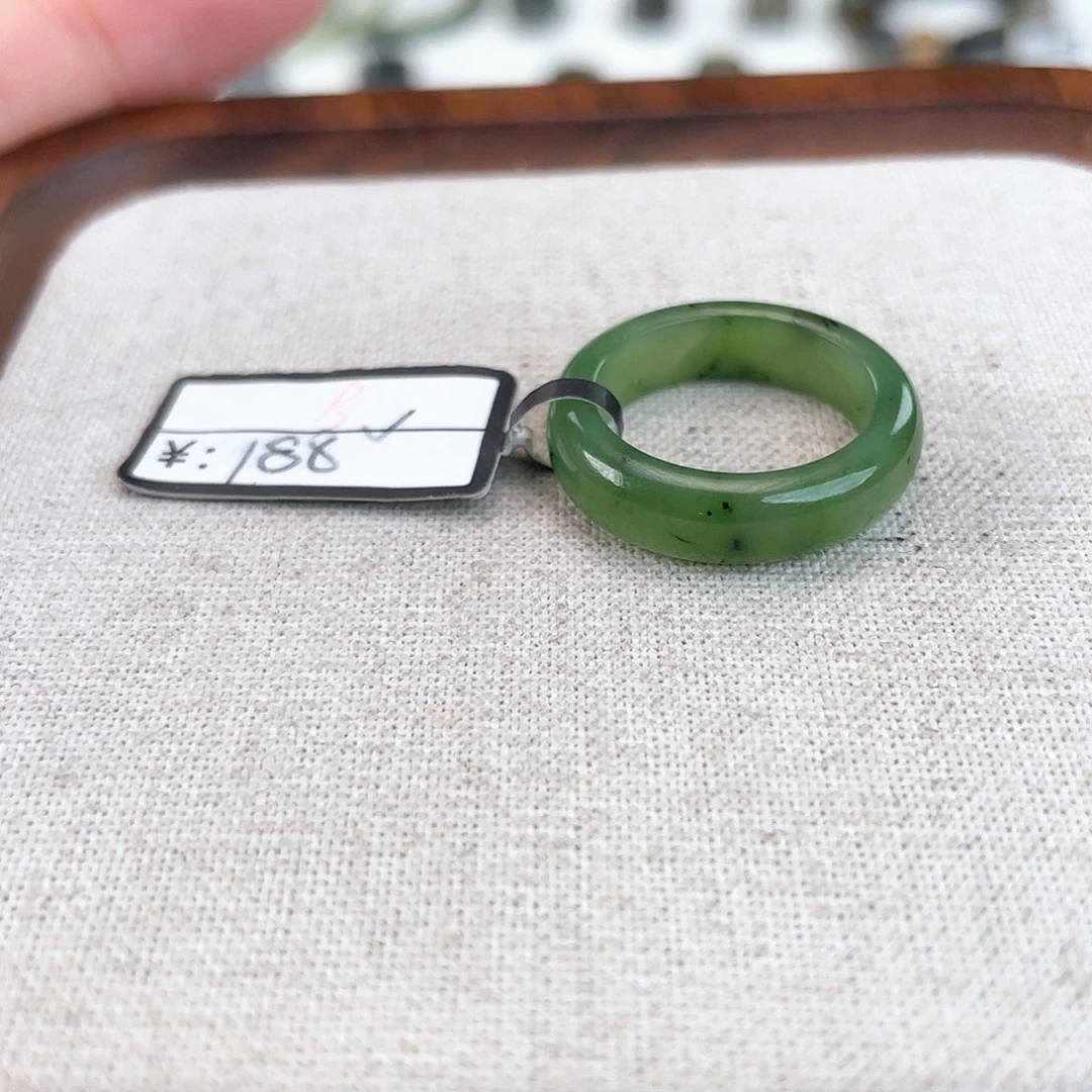 和田玉未镶嵌戒指U60碧玉泥鳅背17.4不退换