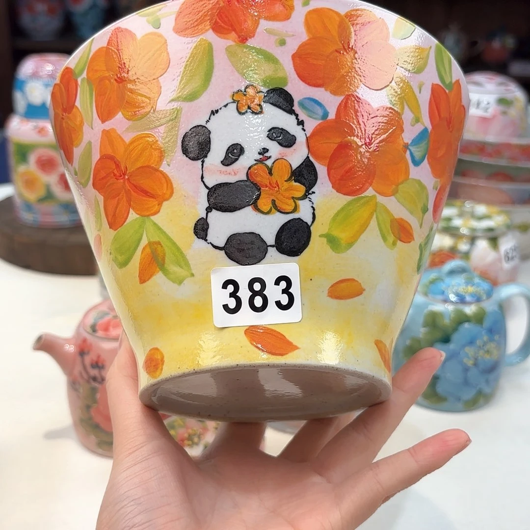 瓷片兔兔好可爱呀打个