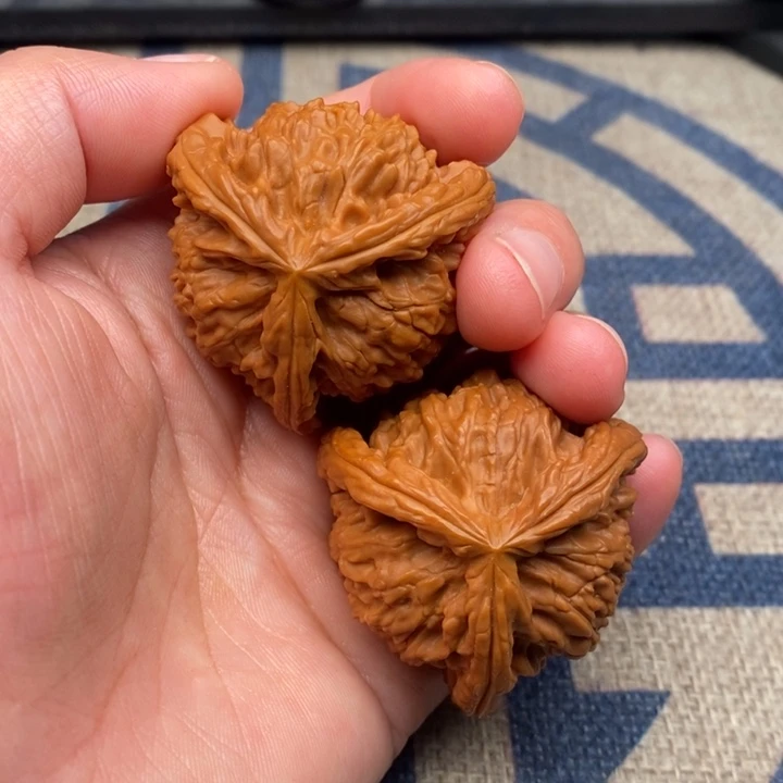 吊坠文玩核桃b****u三棱