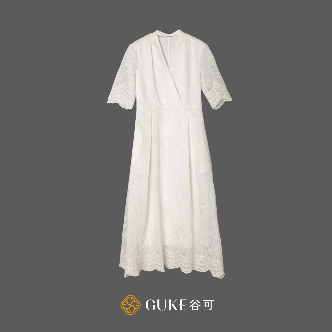 GKE/谷可LQ1261夏季V领提花轻奢连衣裙女法式气质温柔简约长裙子