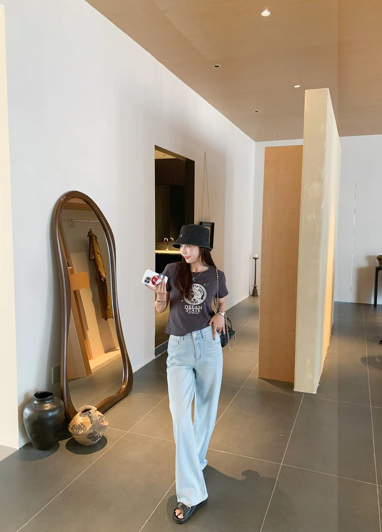 B* 水洗复古百搭牛仔裤 250727