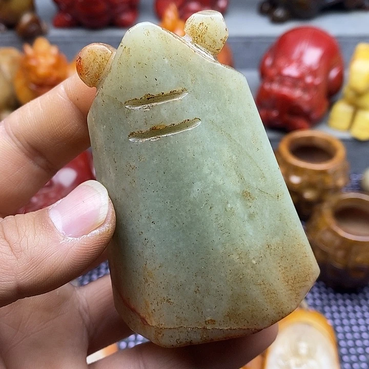 未镶嵌蛇纹石玉颈饰