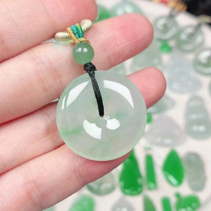 翡翠未镶嵌颈饰缅甸天然A货翡翠