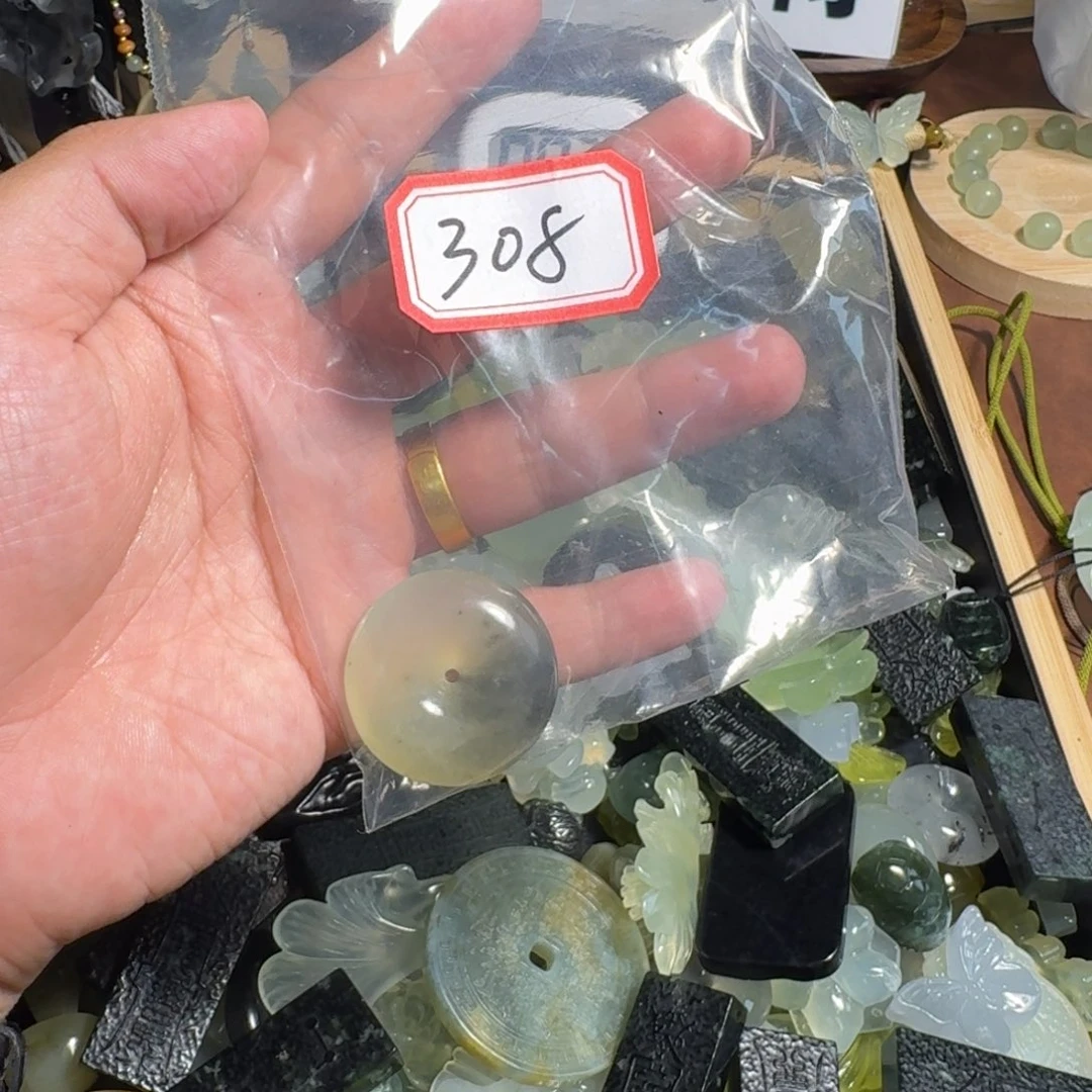 青***春蛇纹石玉合金颈饰