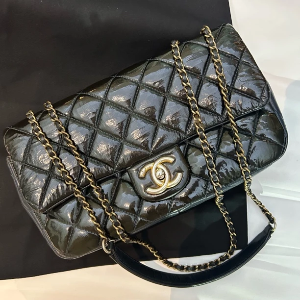 95新 Chanel/香奈儿 多多奢品/香奈儿漆皮斜挎cf/98新包展
