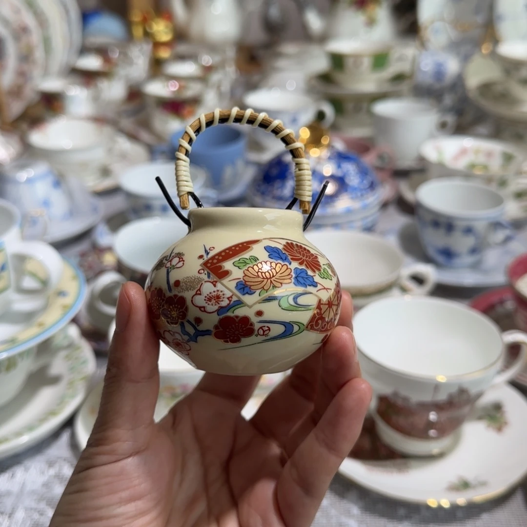 摆件咖啡杯里的咖啡是我的最爱了吧