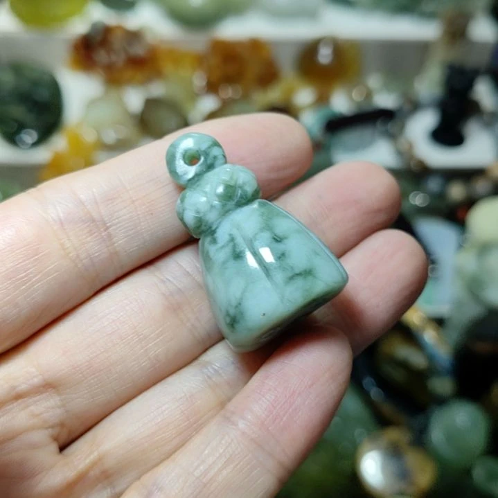 未镶嵌岫玉挂坠款式手串