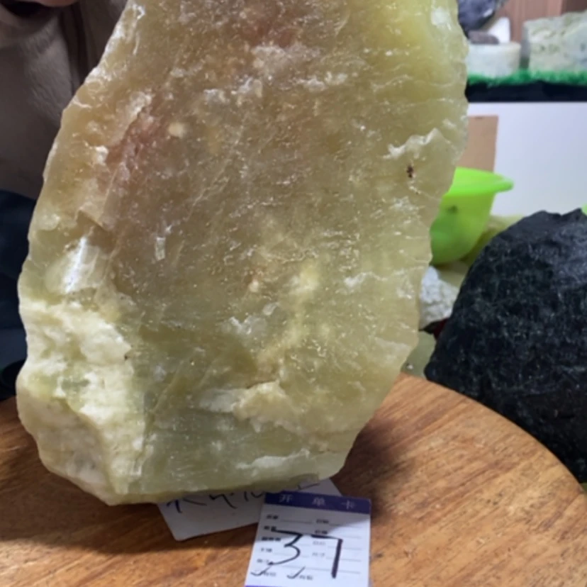【闪购商品】蛇纹石玉珠宝奇石未镶嵌乔*娇