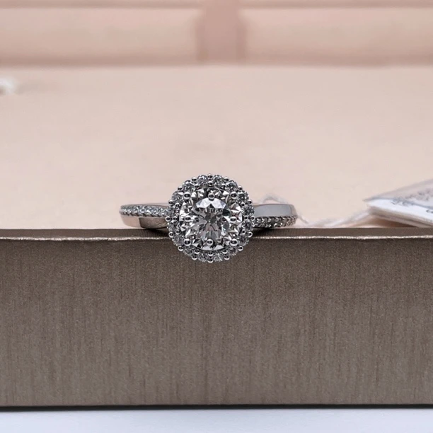 18K金主钻30分围镶显大车花工艺钻石女戒GIA 3EX N SI F 13#