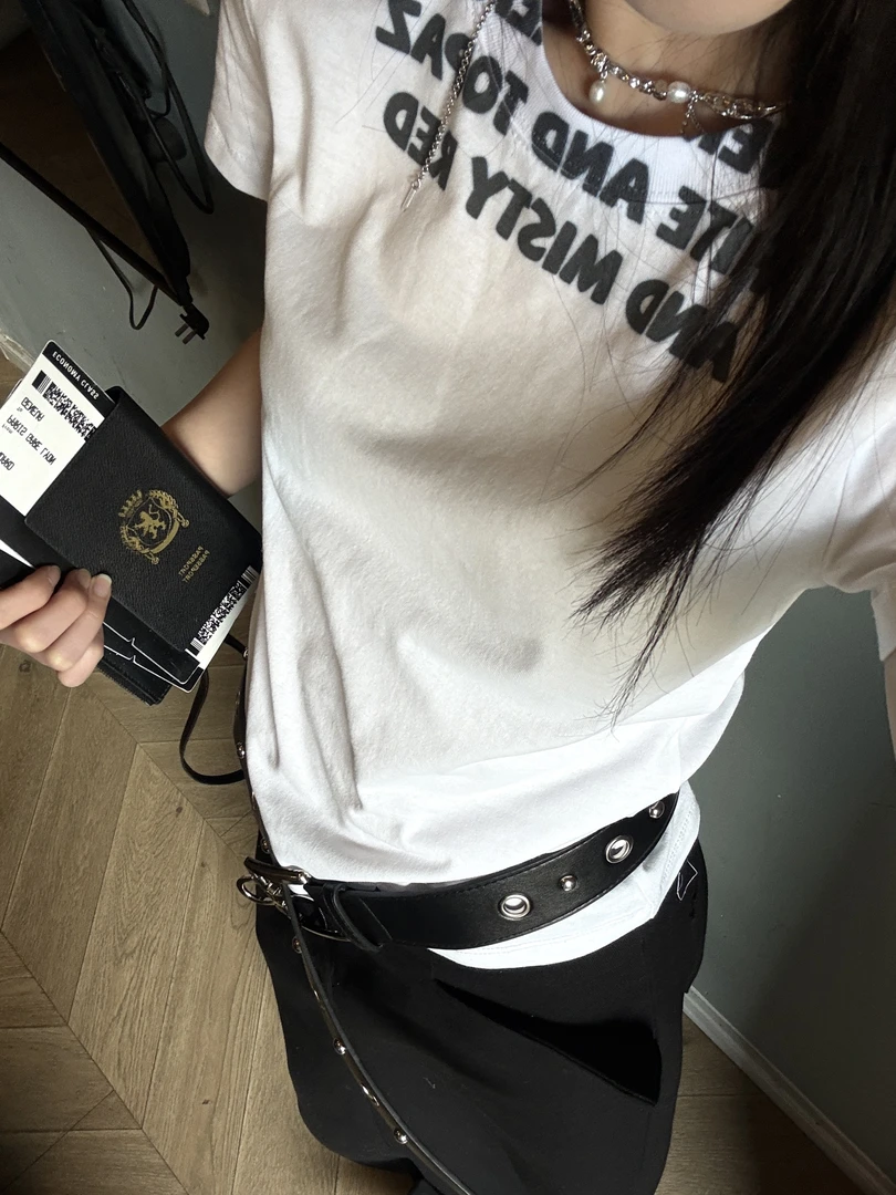 欧货字母小上衣短袖