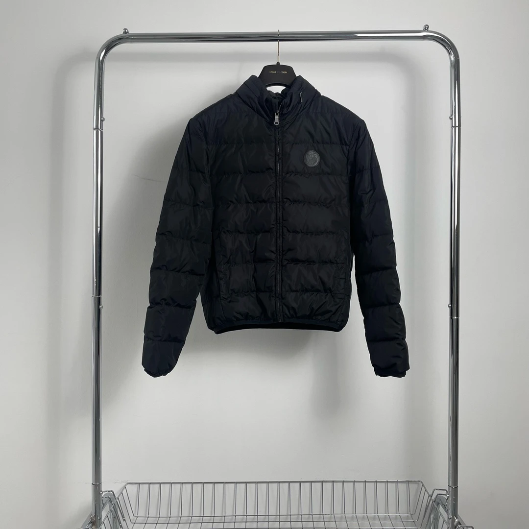 99新 GUCCI/古驰 黑色内里满印羽绒服 yy00471 尺码46