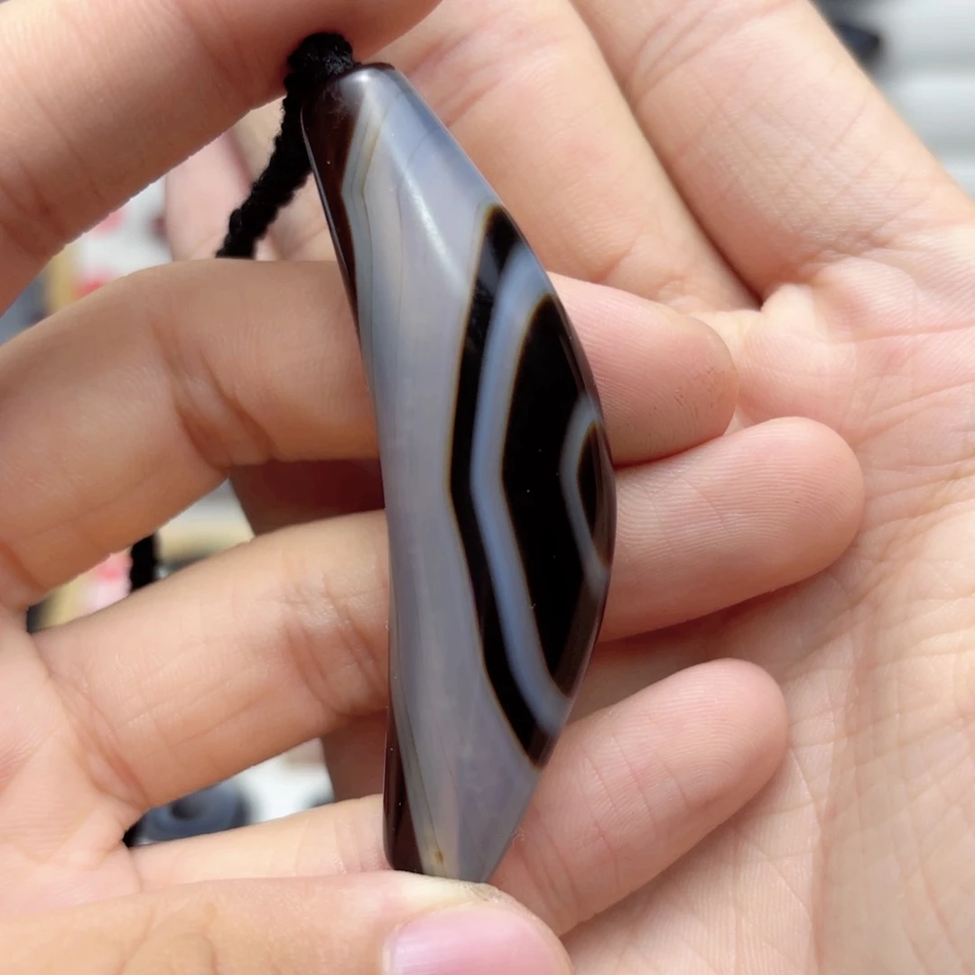 古***寥玛瑙/玉髓吊坠未镶嵌1