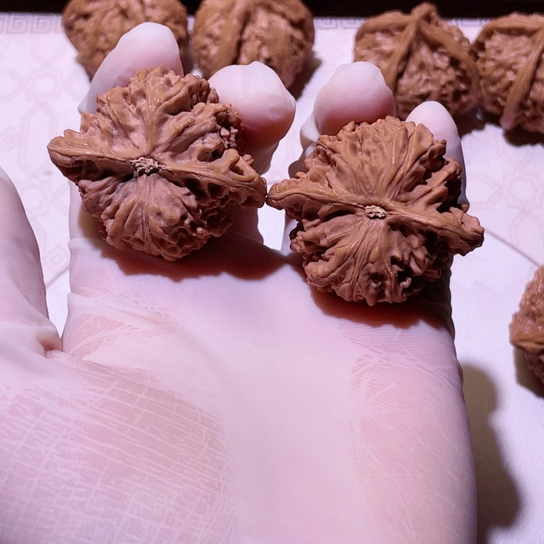 【闪购商品】文玩核桃吊坠幸***门盘龙纹