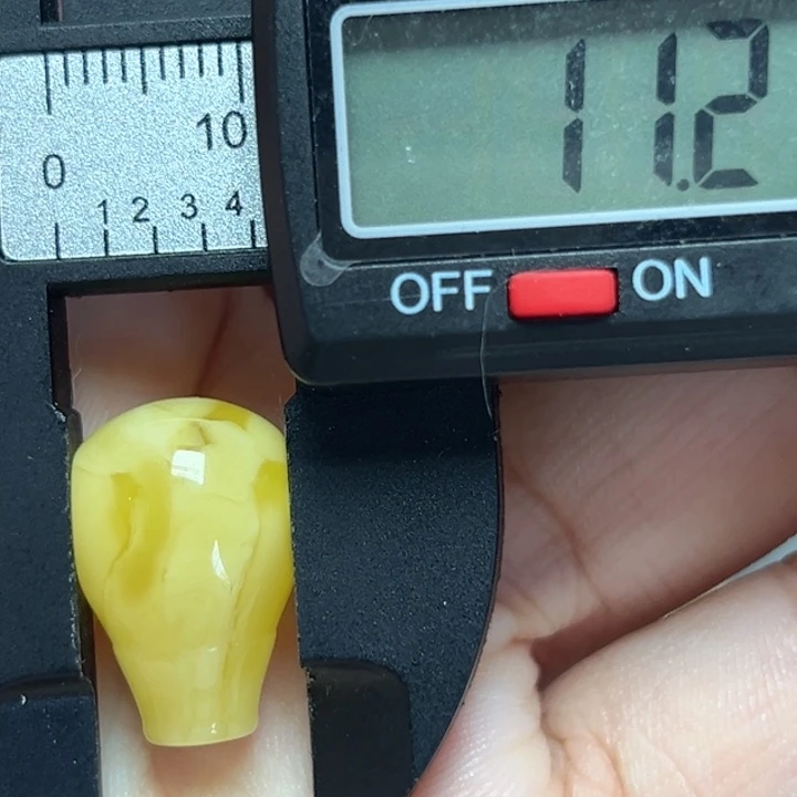 琥珀未镶嵌裸石三通