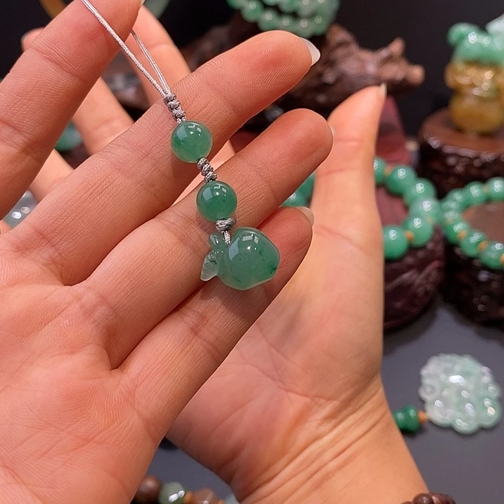 石英质玉（非洲翠）未镶嵌手机挂