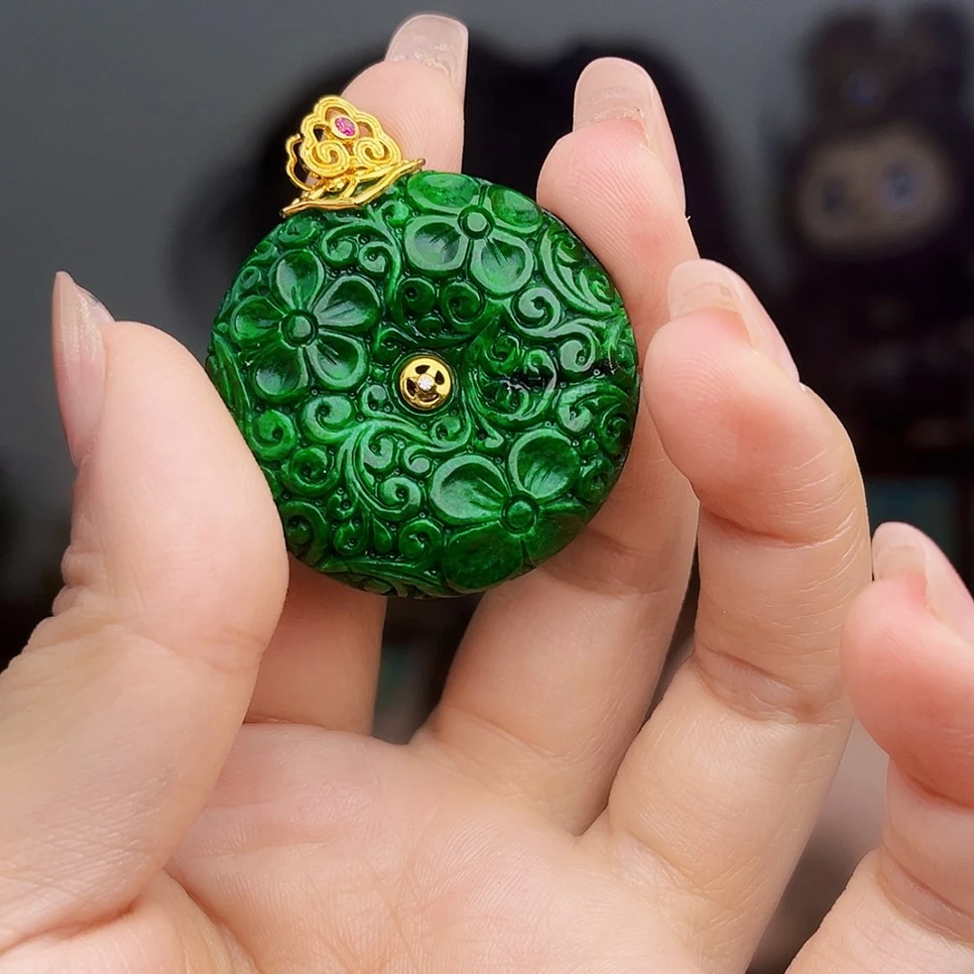 翡翠18K金镶嵌颈饰多样性