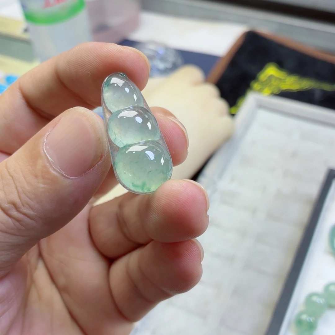 未镶嵌定制翡翠豆子