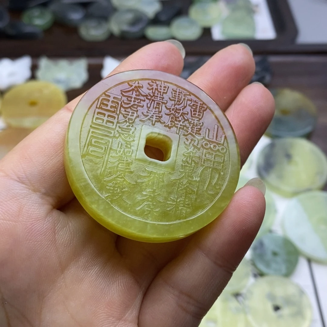 蛇纹石玉颈饰未镶嵌?**尘颈饰